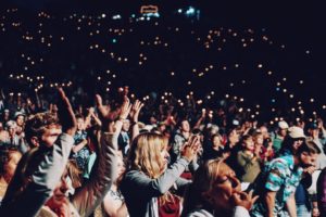 Metallica v Praze zazářila. Skoro dva miliony korun ze vstupenek jdou na obědy pro děti