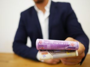 Nebankovní půjčka vás může dostat do krize. Poznejte, jestli je fér